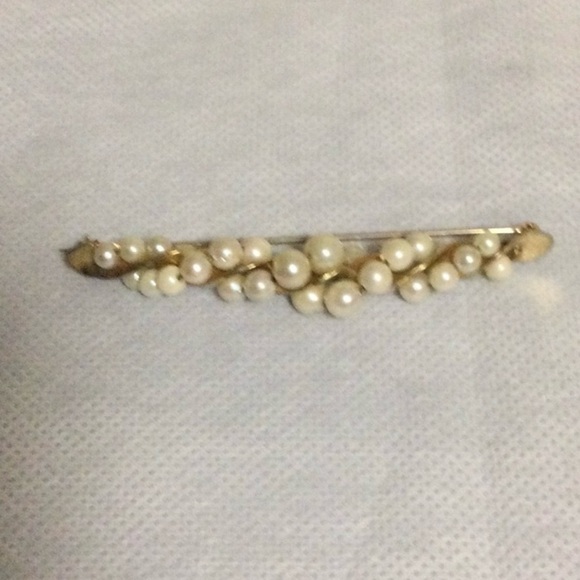 Vintage Elegant brooch with 30 real pearls - Picture 1 of 5